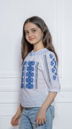 Ie fete Antonia - imagine 3