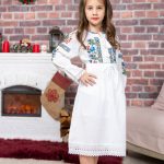 Fusta fetițe albă cu motive tradiționale