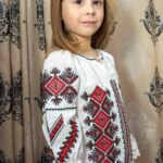 Ie fete cu broderie tradițională Adela