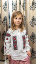 Ie pentru fete cu motive tradiționale Mihaela