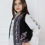 Vestă de fetițe cu motive tradiționale mov Lili
