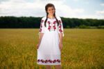 Rochie albă cu maci