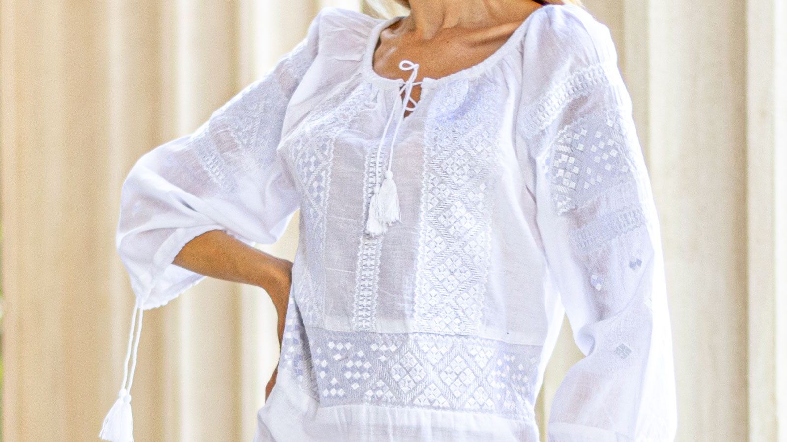 Sienna alba rochie2 Rochia Sienna cu broderie albă - imagine 6