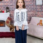 Ie pentru fete cu broderie neagră Dora