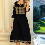Rochie neagră tradițională motiv creastă