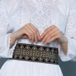 Brâu negru cu broderie bej Maria - motiv creasta munților