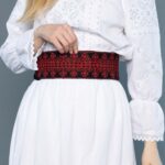 Brâu negru cu broderie roșie Maria - motiv creasta munților