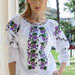 Ie de damă cu flori mov Arina