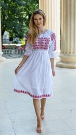 Rochie tradițională motiv creastă roșie - imagine 5