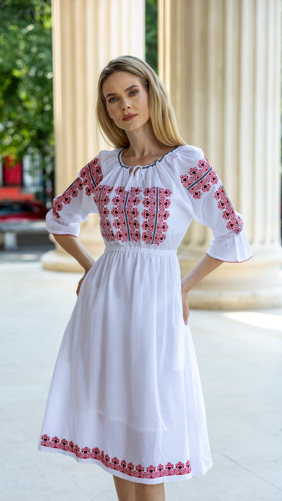 Rochie alba broderie rosie cressta de cocos 17 Rochie tradițională motiv creastă roșie - imagine 1