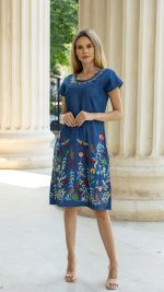 Rochie denim cu flori și fluturi