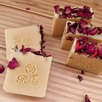 Săpun handmade cu trandafiri