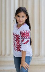 Ie albă pentru fete cu broderie tradițională roșie Adela