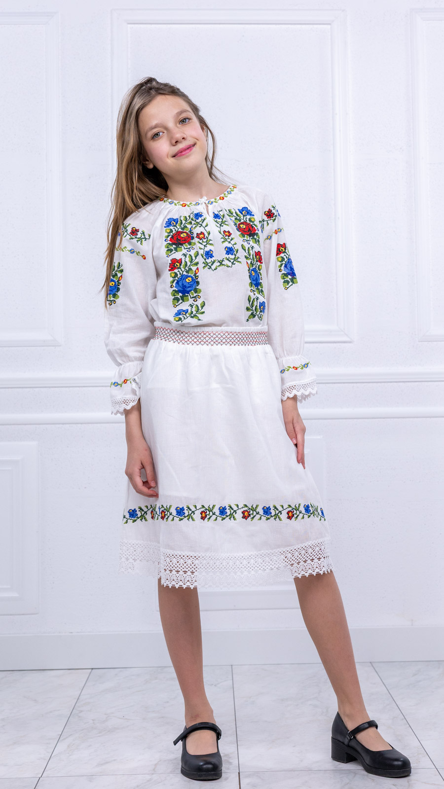 Eugenia compleu1 Compleu brodat - model Eugenia - imagine 1