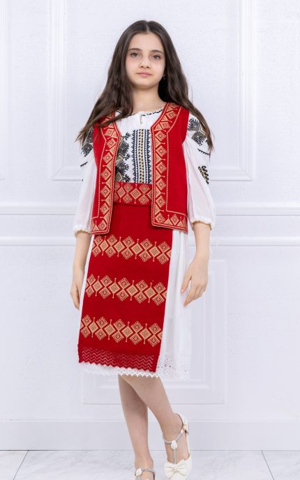 „Set tradițional roșu Silvana pentru fete – vestă, brâu și fotă cu motive românești