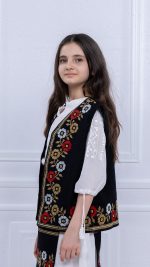 Set pentru fetițe - Model brodat Zenaida - imagine 2