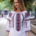 Ia Lia cu broderie roșie