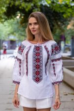 Ia Lia cu broderie roșie